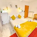 Smart Retreat Next To Station Apartment Luxemburg
