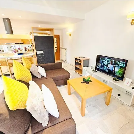 Smart Retreat Next To Station *