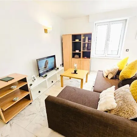 Διαμέρισμα Smart Retreat Next To Station