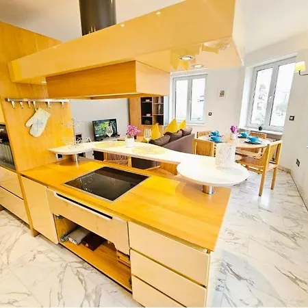 Smart Retreat Next To Station Daire *