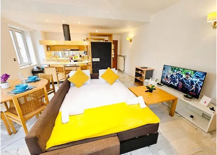 Smart Retreat Next To Station Apartment Luxembourg