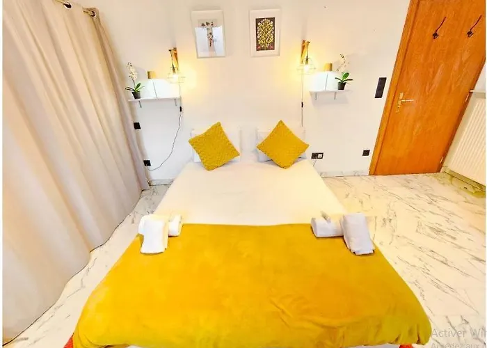 Smart Retreat Next To Station *