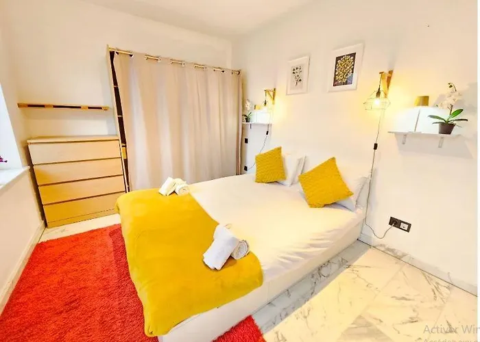 Smart Retreat Next To Station *